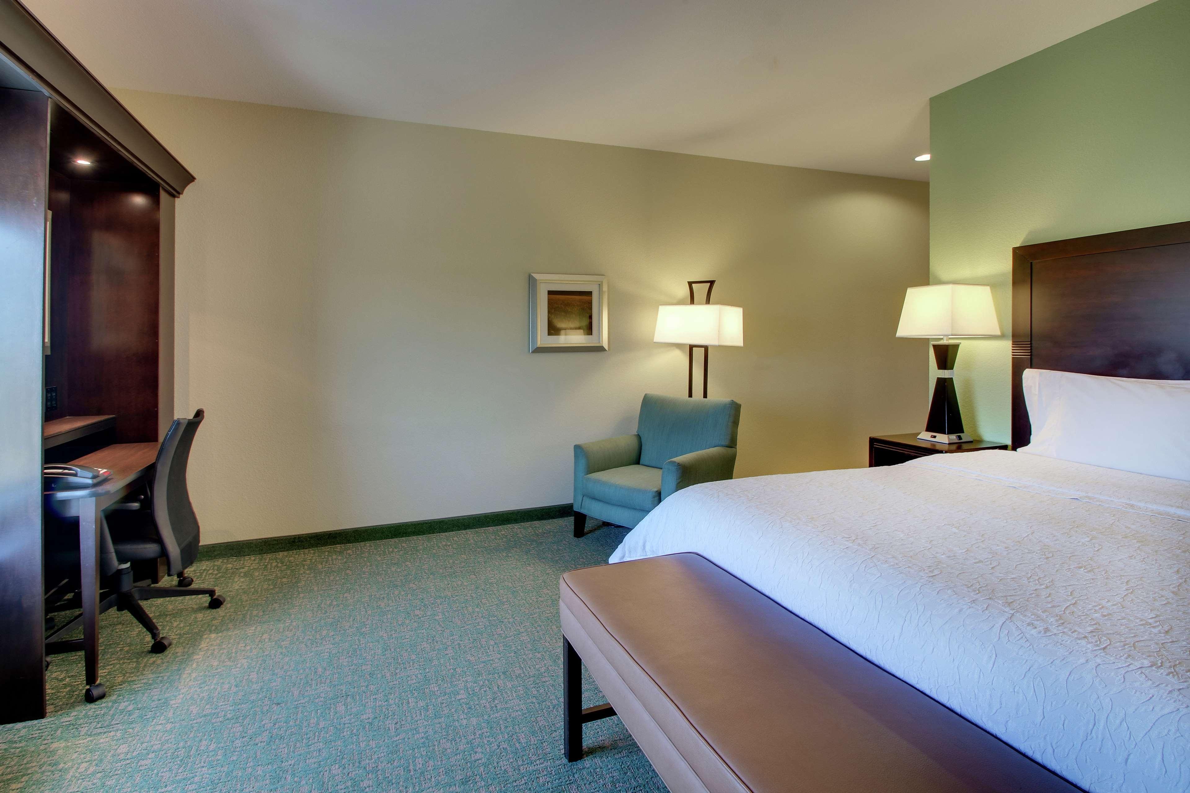 Hampton Inn Vernon Ngoại thất bức ảnh