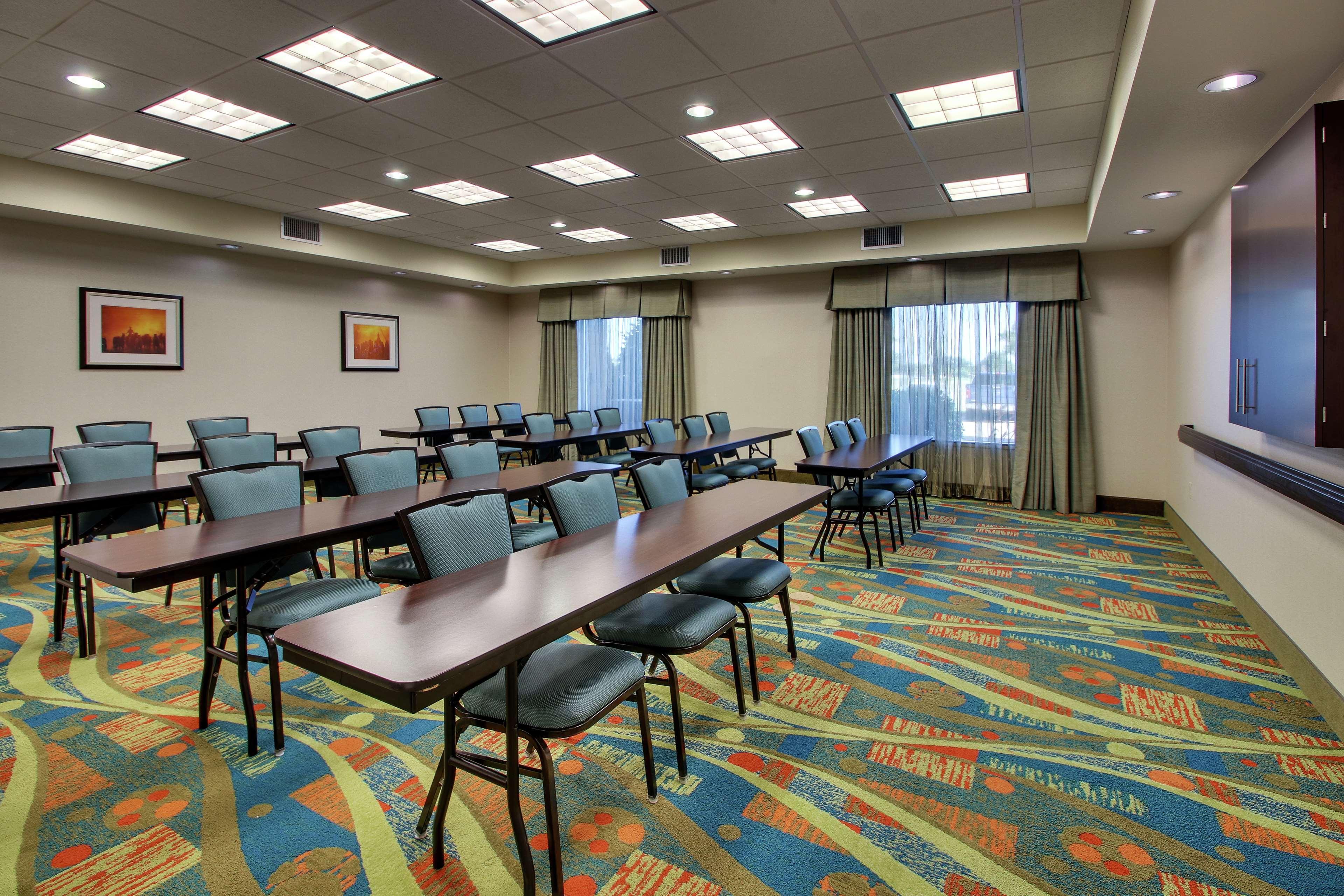 Hampton Inn Vernon Ngoại thất bức ảnh