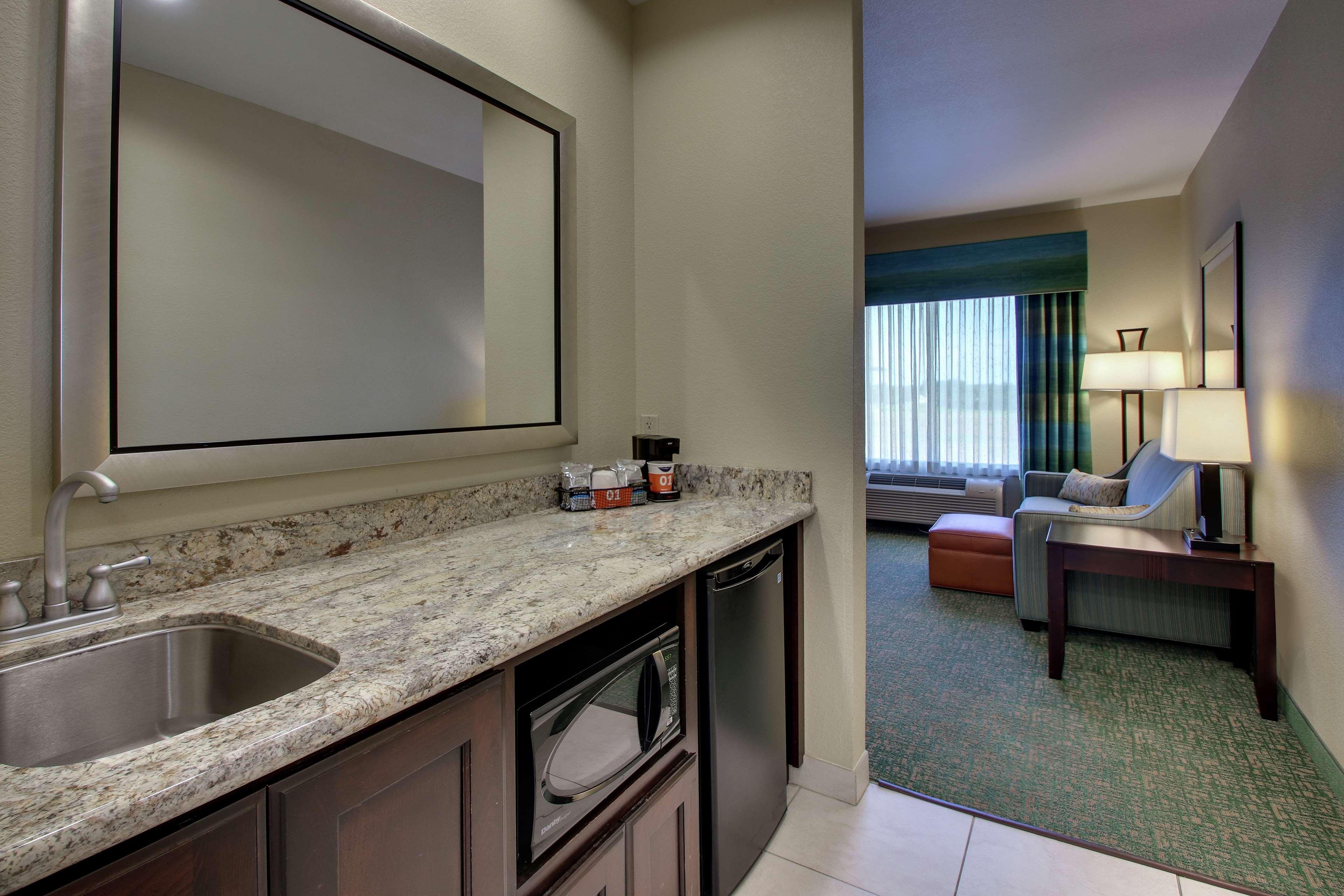 Hampton Inn Vernon Ngoại thất bức ảnh