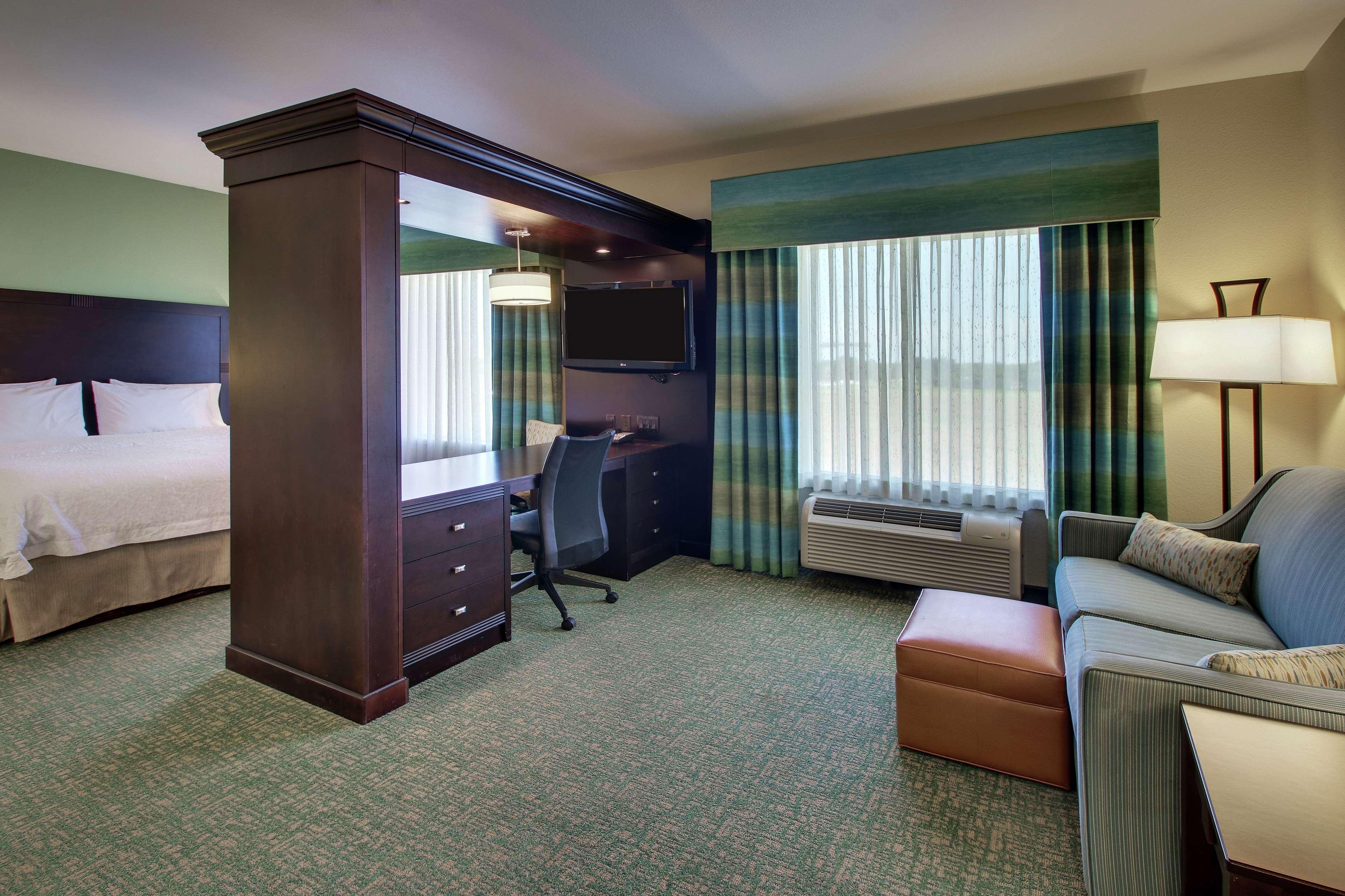 Hampton Inn Vernon Ngoại thất bức ảnh